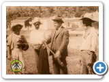 Corn�lio Pires entre pescadores baianos em Brasil Pitoresco - Viagens de Corn�lio Pires (1925)