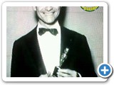 Luis Bordon recebendo trof�u em 1958