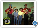 Luis Gustavo e Luis Augusto com Cacique e Paj�