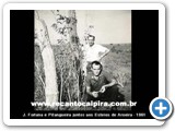 Z� Fortuna e Pitangueira junto aos esteios de aroeira em 1961