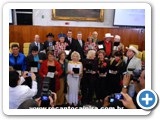 Todos os homenageados exibem o pr�mio no encerramento da festa
